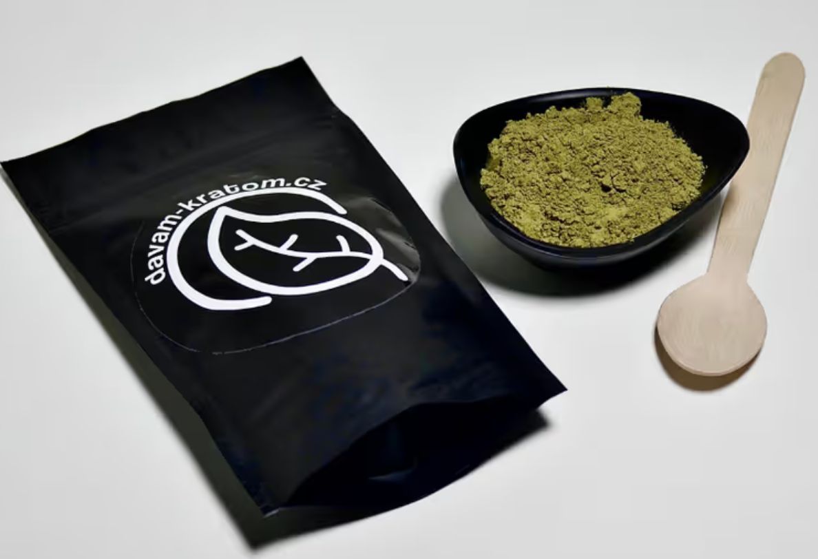 Zapomenutá cesta stromového listu: Jak kratom putoval z džungle do světa?